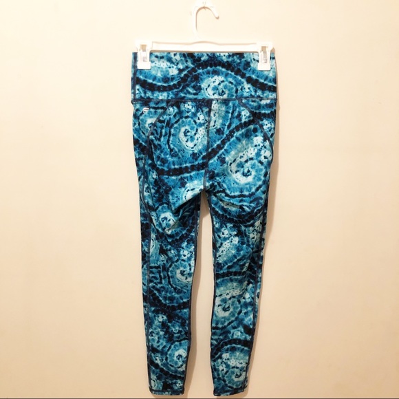 NWT fabletics tie dye high waisted power flex leggings - Picture 4 of 5